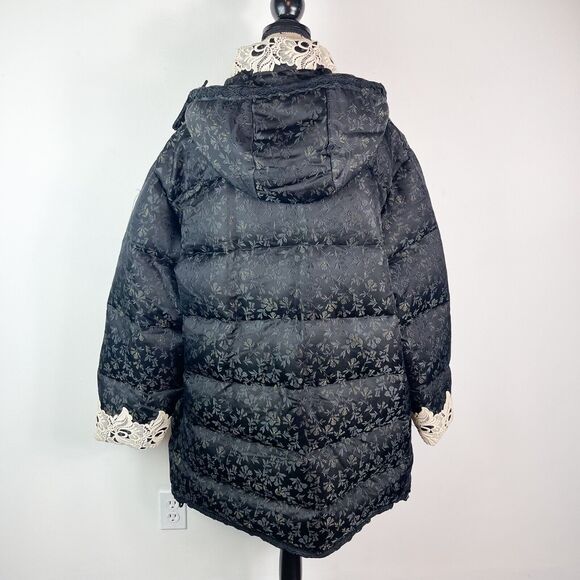 GUCCI NWT Women's NY Yankees Jacquard Lace Trim Long Puffer Coat Black Size L - Picture 4 of 16